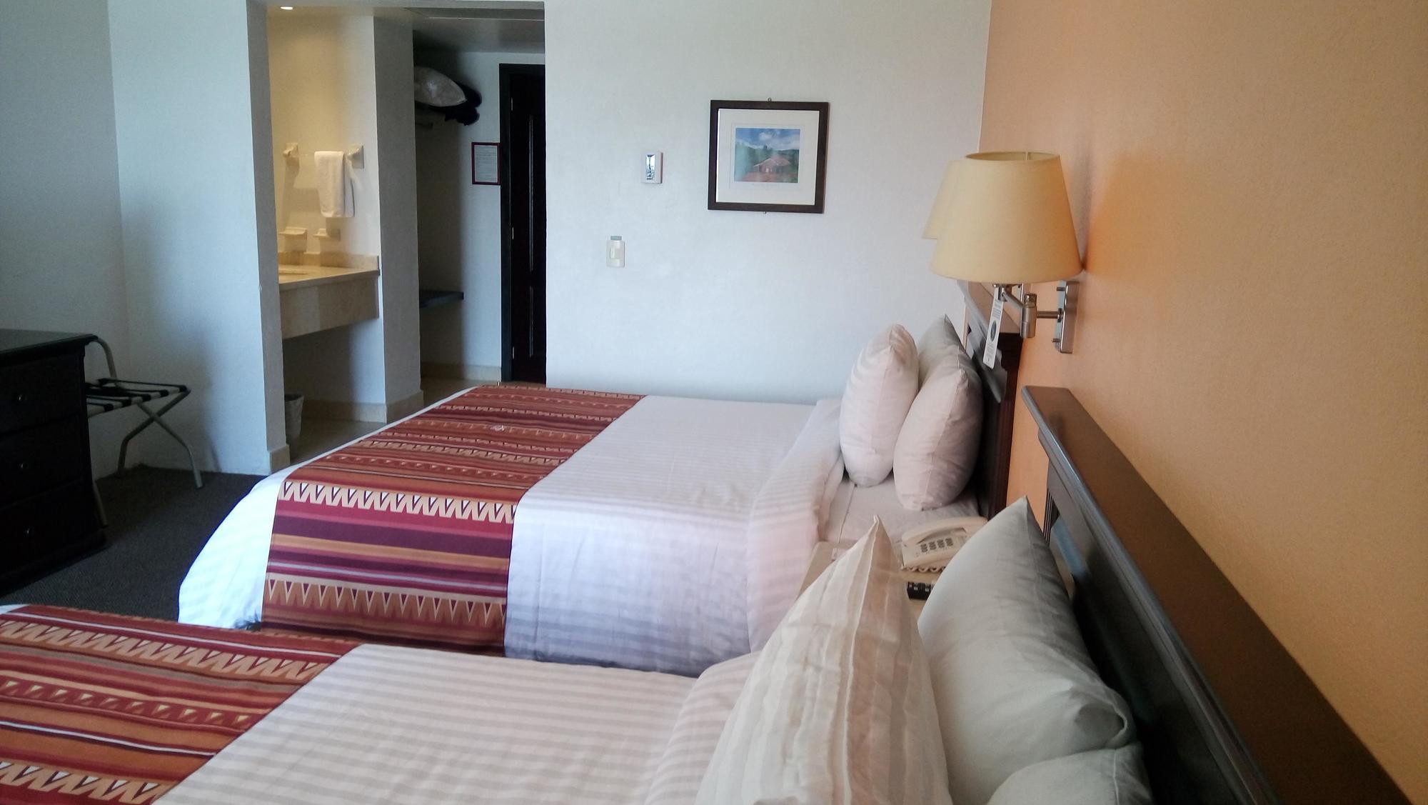 Hg Hotel Сапопан Экстерьер фото