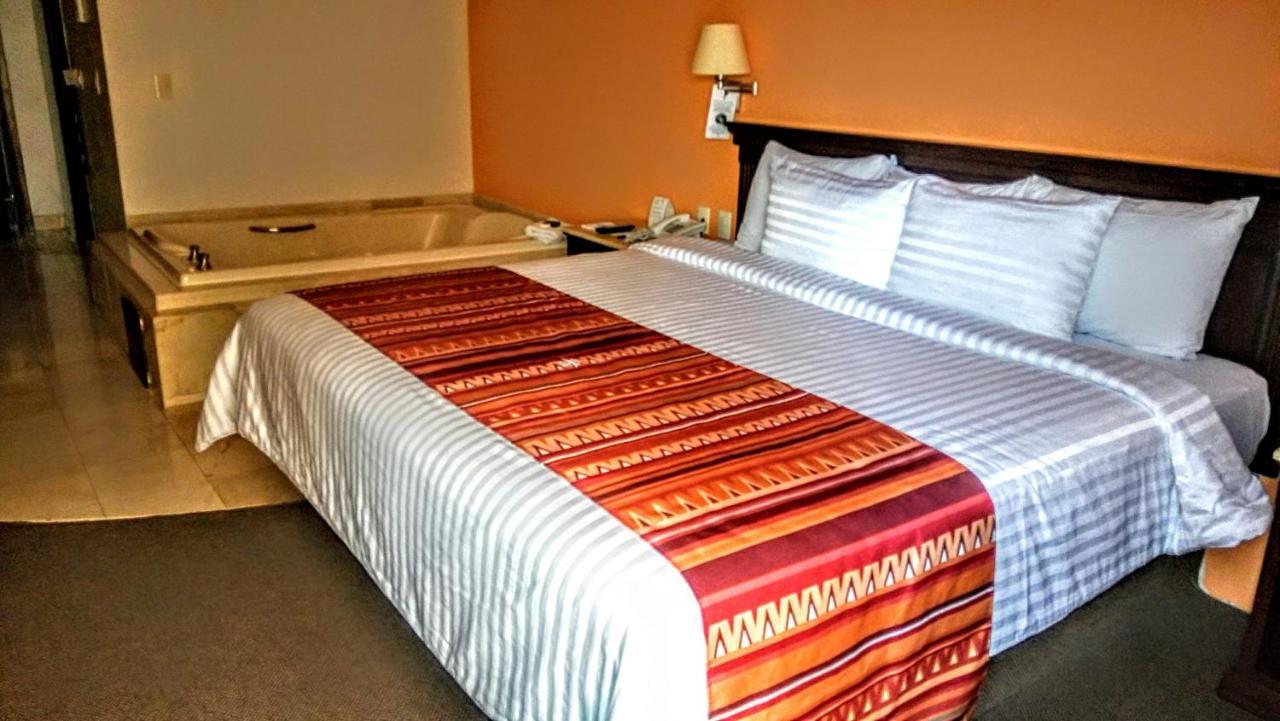 Hg Hotel Сапопан Экстерьер фото
